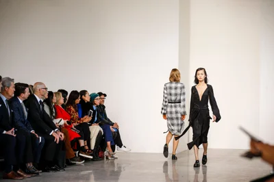 Look 16